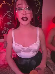 MiniMonroe webcam model stream image