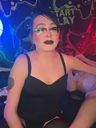 MiniMonroe webcam model stream image