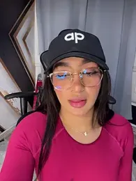 jenn_fit webcam model stream image