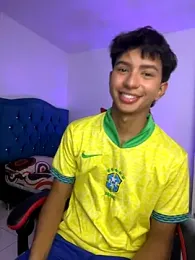 Leonarrrd_01 webcam stripchat model stream image