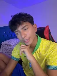 Leonarrrd_01 webcam model stream image