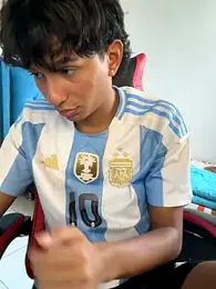 Leonarrrd_01 webcam model stream image