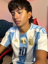 Leonarrrd_01 webcam model stream image