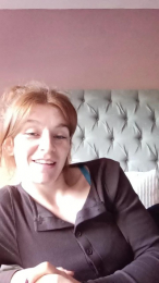 Housewife_Kirst webcam model stream image