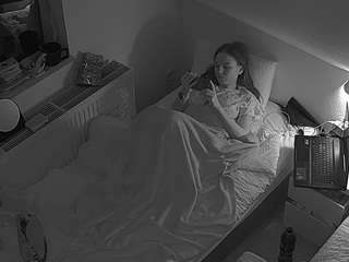 voyeurcam-julmodels-bed-7 webcam model stream image
