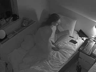 voyeurcam-julmodels-bed-7 webcam model stream image