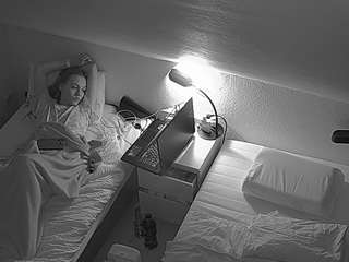 voyeurcam-julmodels-bed-7 webcam model stream image