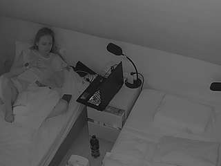 voyeurcam-julmodels-bed-7 webcam model stream image