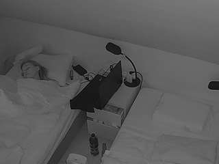 voyeurcam-julmodels-bed-7 webcam model stream image
