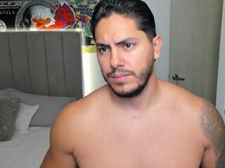 Owen Pierces webcam model stream image