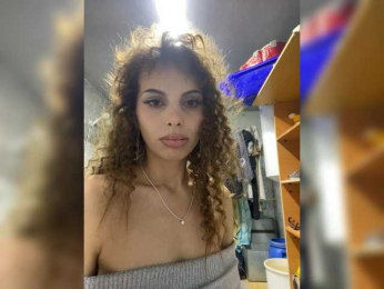 Vik-98 webcam bongacams model stream image