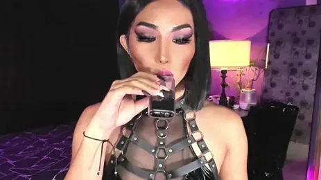 Кадр эфира MaxxineMorenaTs на stripchat