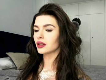 Oops_kiraa webcam bongacams model stream image