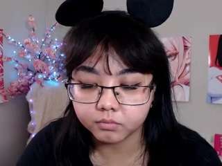 moertomlly webcam camsoda model stream image