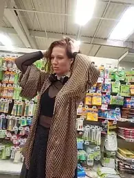 Exhibitionsplit webcam model stream image