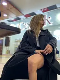 _Abril-Office1 webcam model stream image