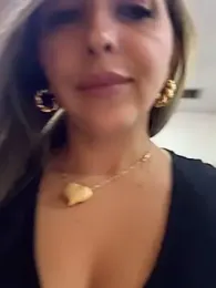 _Abril-Office1 webcam model stream image