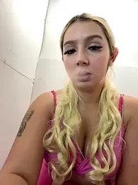 hotamanda01 webcam model stream image