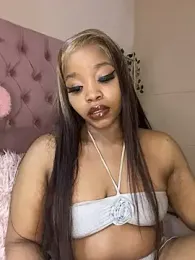 ItsLeyaa webcam model stream image