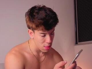 Maxx Coopper webcam model stream image