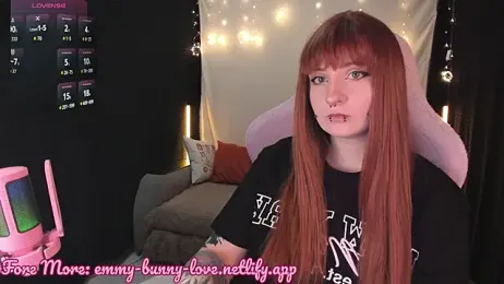EmmyBunny webcam model stream image