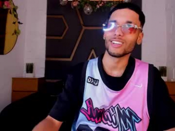 thiagoferreti_ webcam model stream image