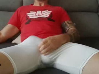 tomhardic webcam model stream image