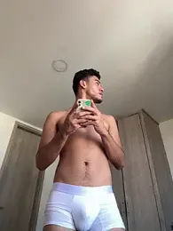 liam_genner_ webcam model stream image