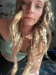 PrettiPluto webcam model stream image