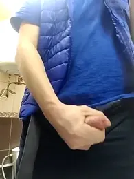 yurii_magic webcam model stream image