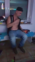 BadHeDirtyShe webcam model stream image