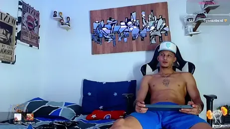 Friendsofeverything_ webcam model stream image