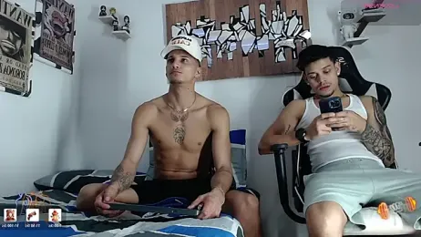 Friendsofeverything_ webcam model stream image