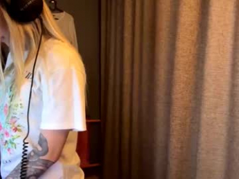 yolondaillovsky webcam chaturbate model stream image