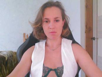CristaQ webcam model stream image