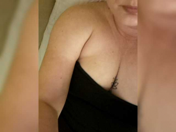 Enni1 webcam model stream image