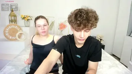 LisaRiza webcam model stream image