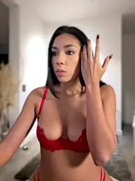 EllaSanz_ webcam model stream image