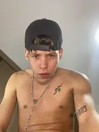 yoskingg webcam model stream image