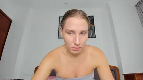 SofiClimbing webcam model stream image