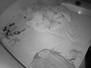 voyeurcam-julmodels-greybed-1 webcam model stream image