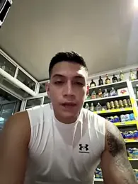 OliverWest04 webcam stripchat model stream image