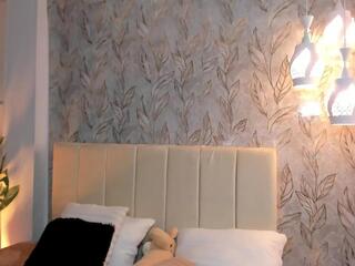 Anny Grouss webcam model stream image