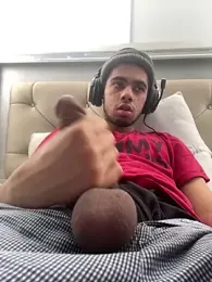 iLoveGirlsOnlyStr8Asf webcam model stream image