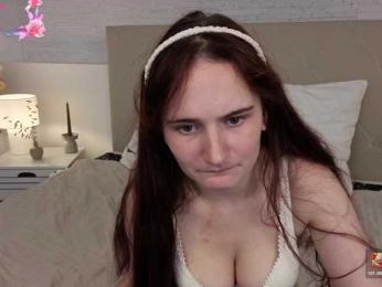 Natural-Mary webcam model stream image