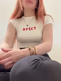 Holly-Glamour webcam model stream image