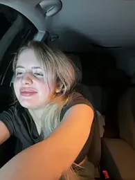 Holly-Glamour webcam model stream image