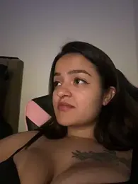 Manu_2002_ webcam model stream image