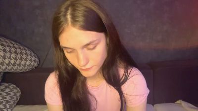 EllyThro webcam model stream image