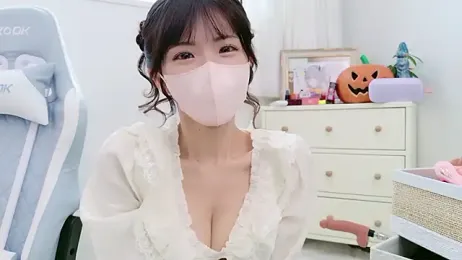 -minami- webcam model stream image